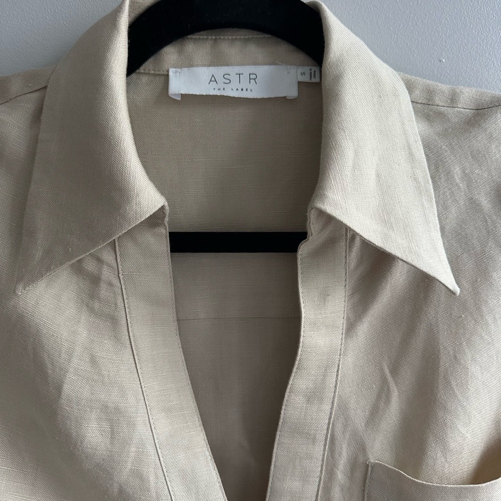 ASTR the Label Kathlynn Sleeveless Crop Top in Khaki - Size Small - Picture 11 of 16